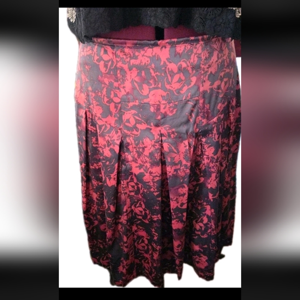 Long Tall Sally Red Floral Pleated Midi Skirt US 14 Silk-Feel Hidden Zip - Picture 4 of 11